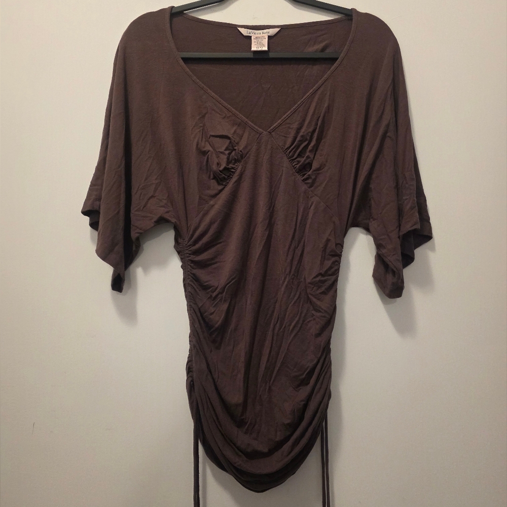 La Vie En Rose Rich Brown Garment